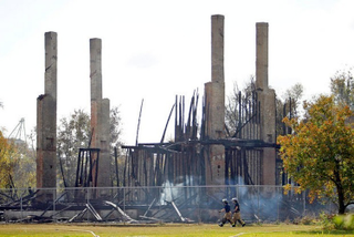 Illustration for article titled Moronic Ghost Hunters Burn Historic Louisiana Plantation to the Ground